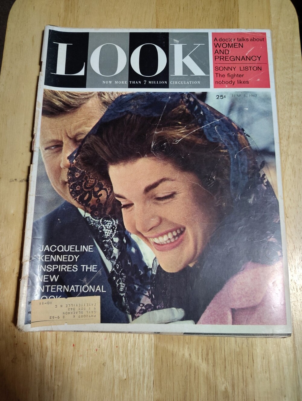 June 5 1962 Jacqueline Kennedy Inspires The International Look Look Magazine